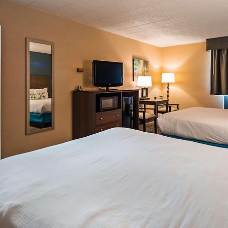 Best Western Woodhaven Inn Екстериор снимка