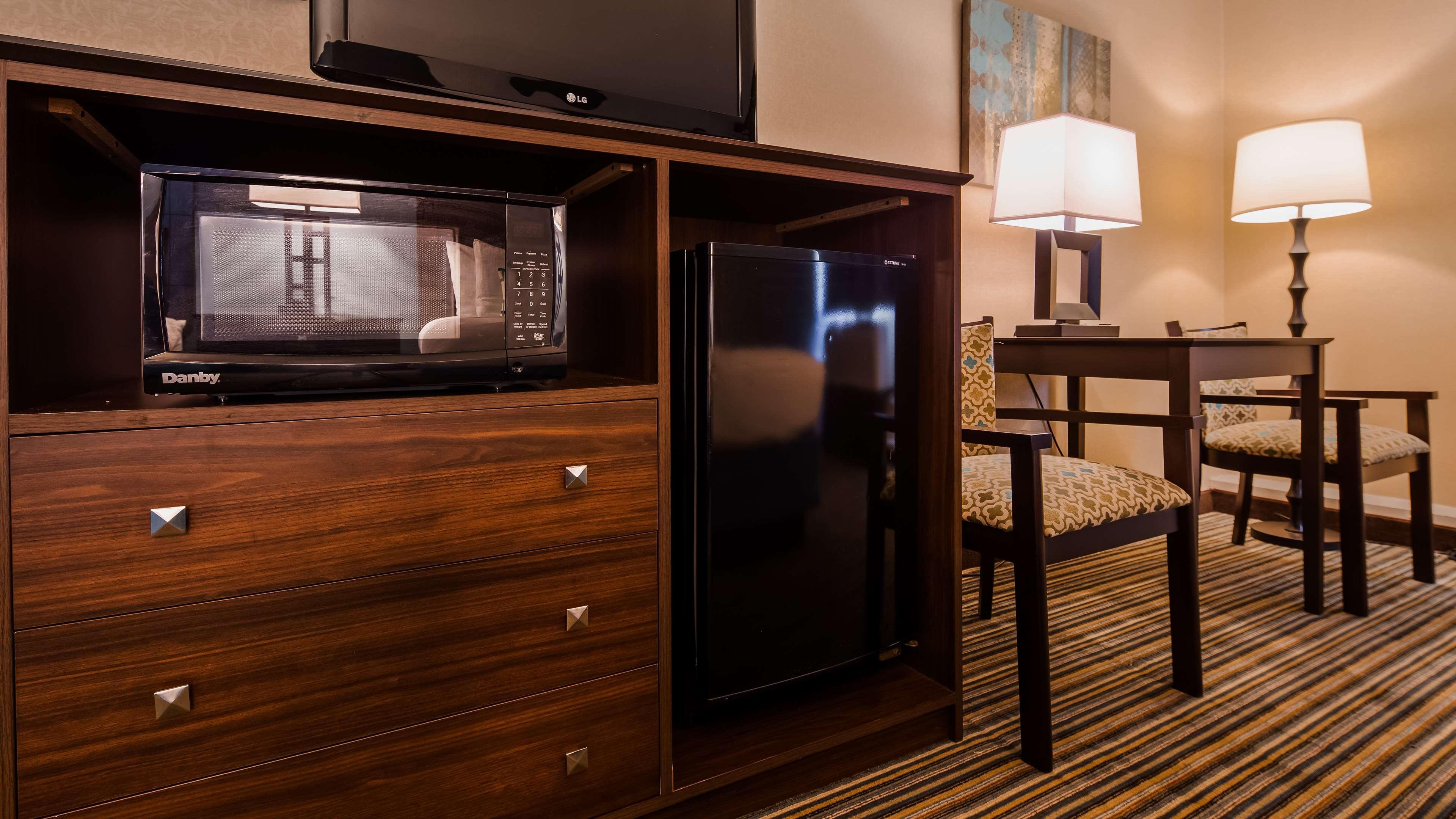 Best Western Woodhaven Inn Екстериор снимка