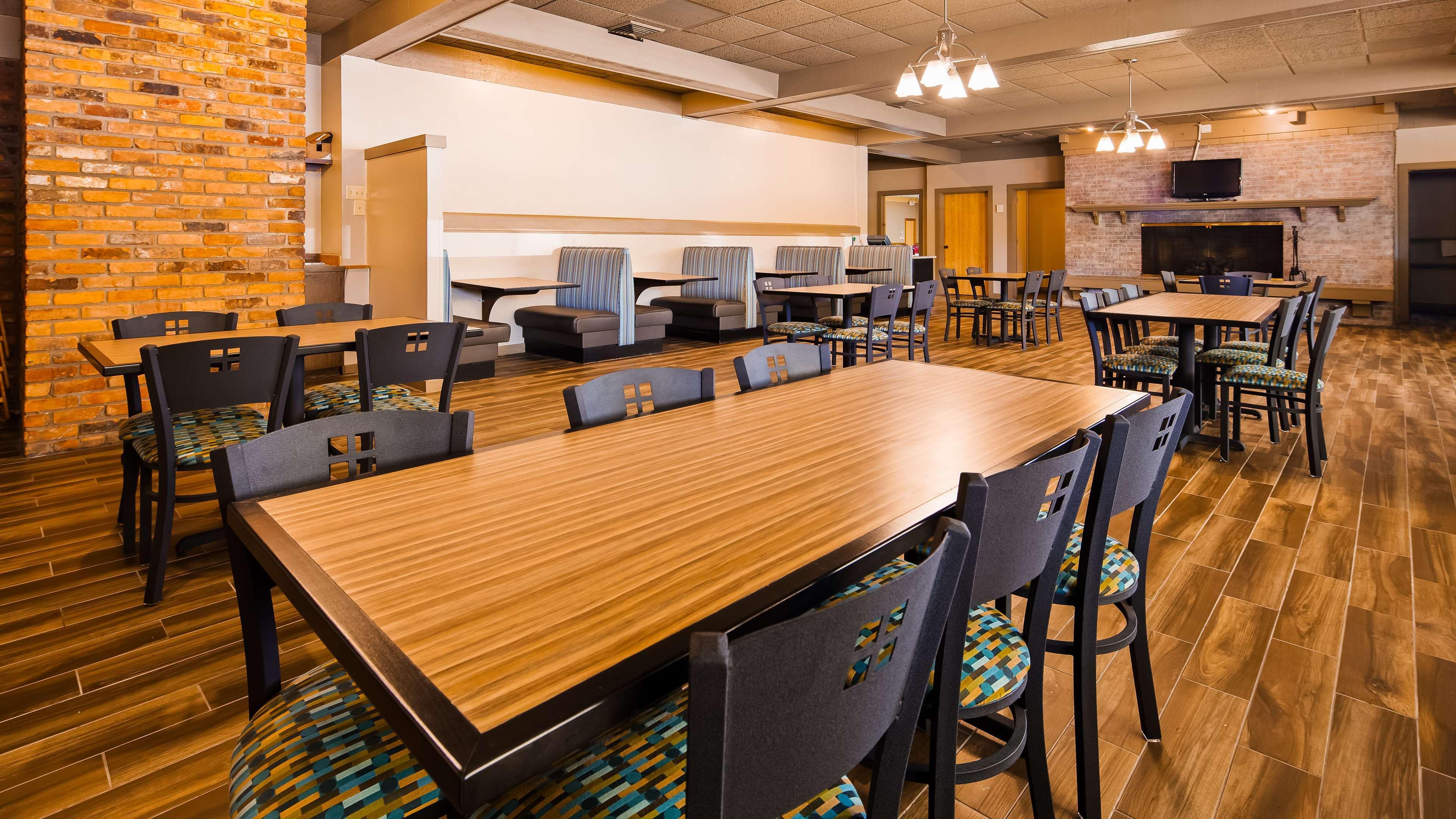 Best Western Woodhaven Inn Екстериор снимка