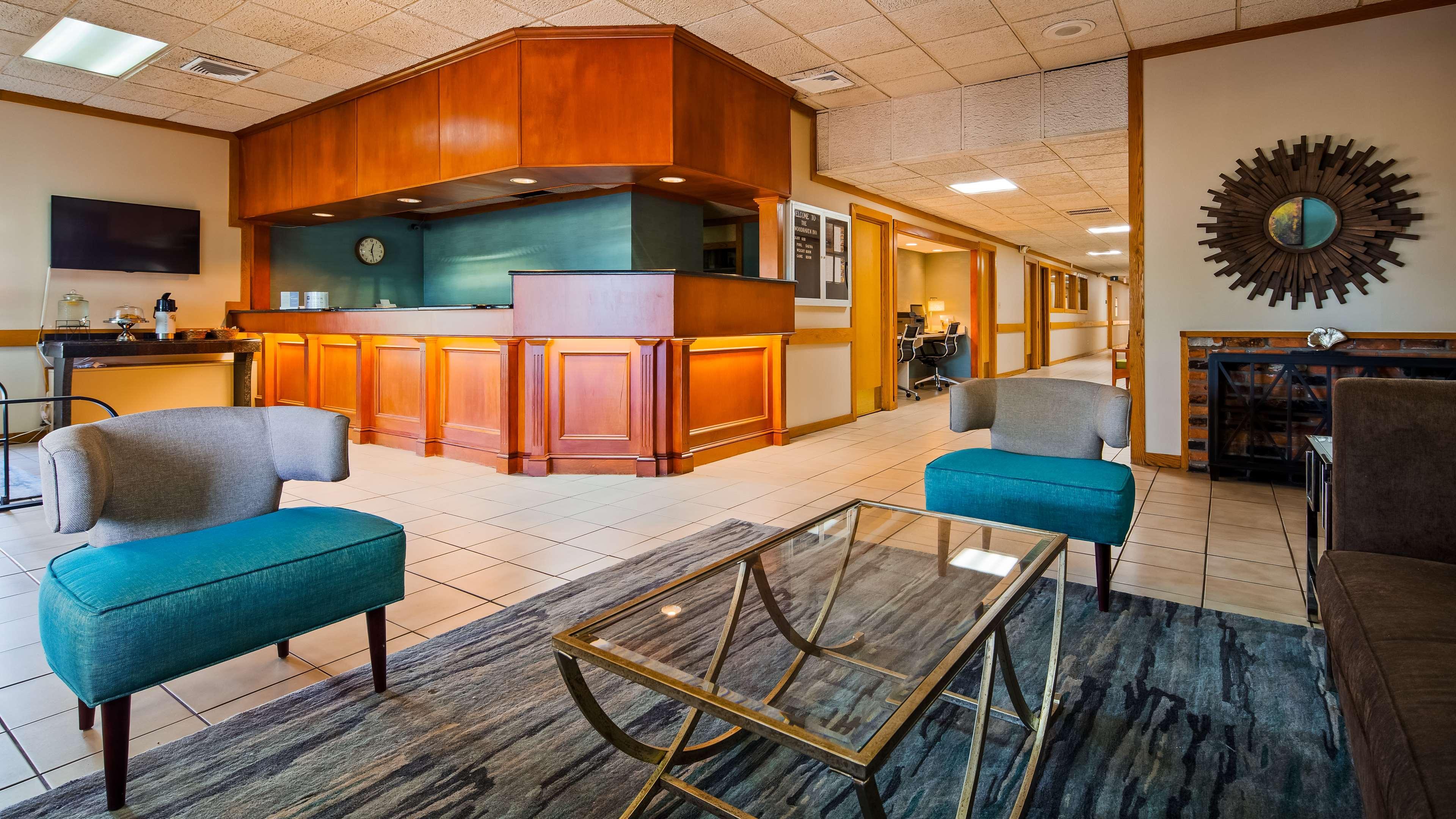 Best Western Woodhaven Inn Екстериор снимка